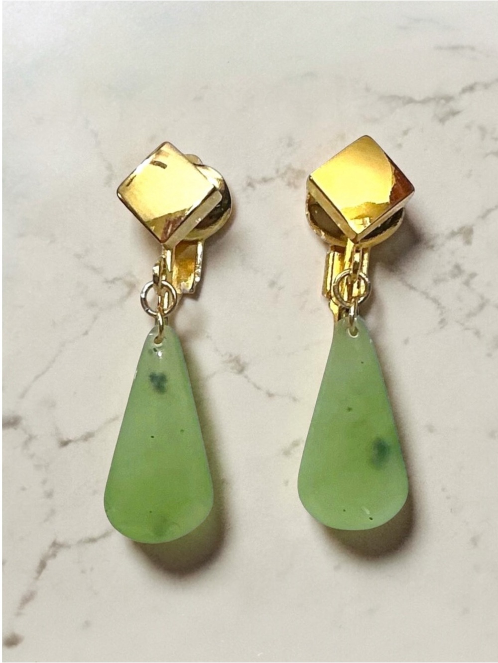 Vintage Mid Century Gold Plated Jade Nephrite Dangle Rain Drop Clip-on Earrings